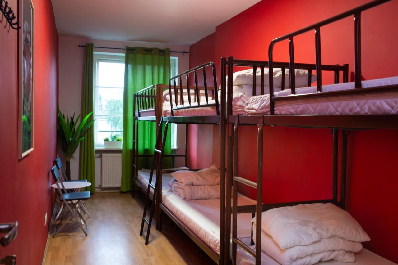 Let'S Rock Party Hostel! Age Limit From 18 Until 40! Cracóvia Exterior foto