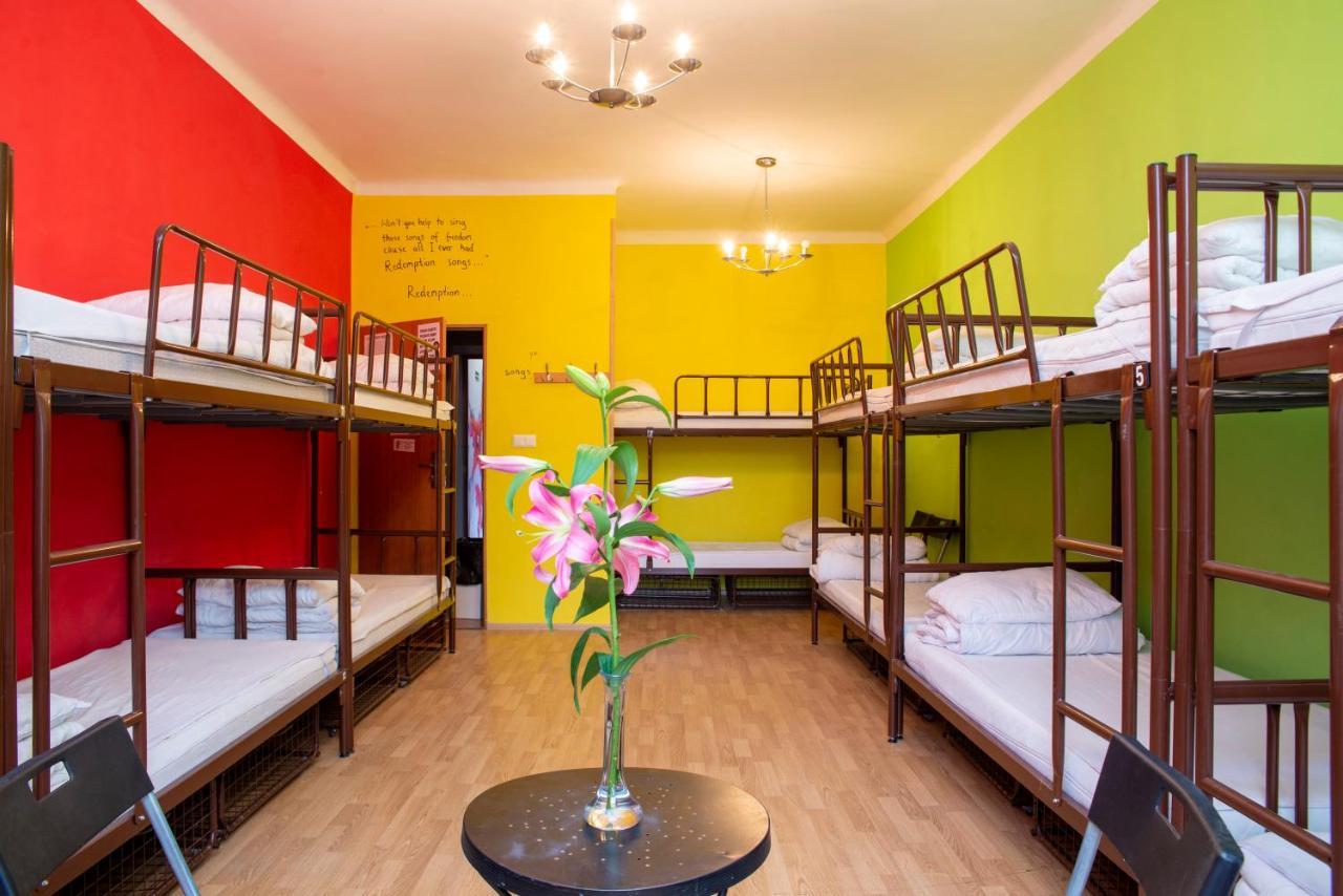 Let'S Rock Party Hostel! Age Limit From 18 Until 40! Cracóvia Exterior foto