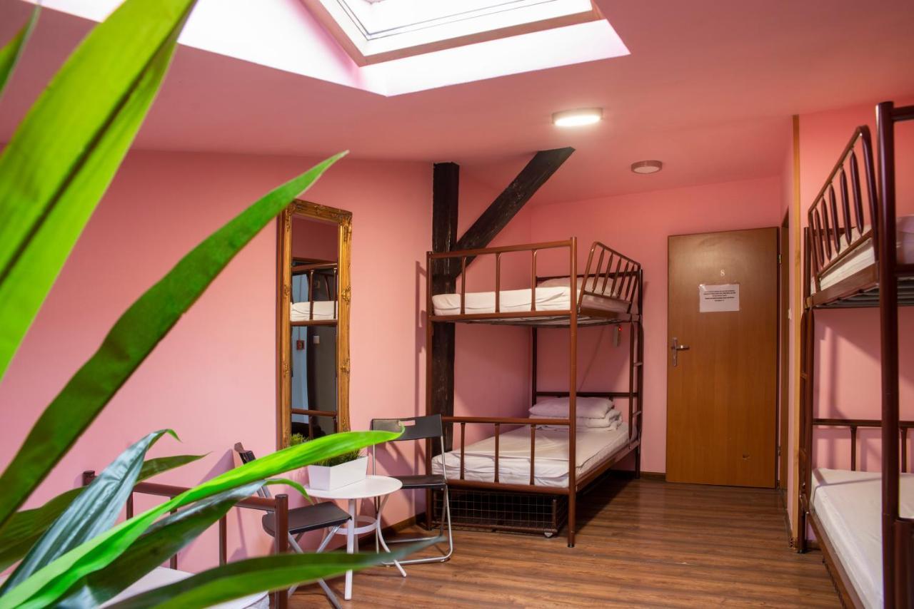 Let'S Rock Party Hostel! Age Limit From 18 Until 40! Cracóvia Exterior foto