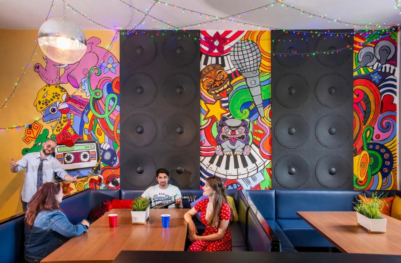 Let'S Rock Party Hostel! Age Limit From 18 Until 40! Cracóvia Exterior foto