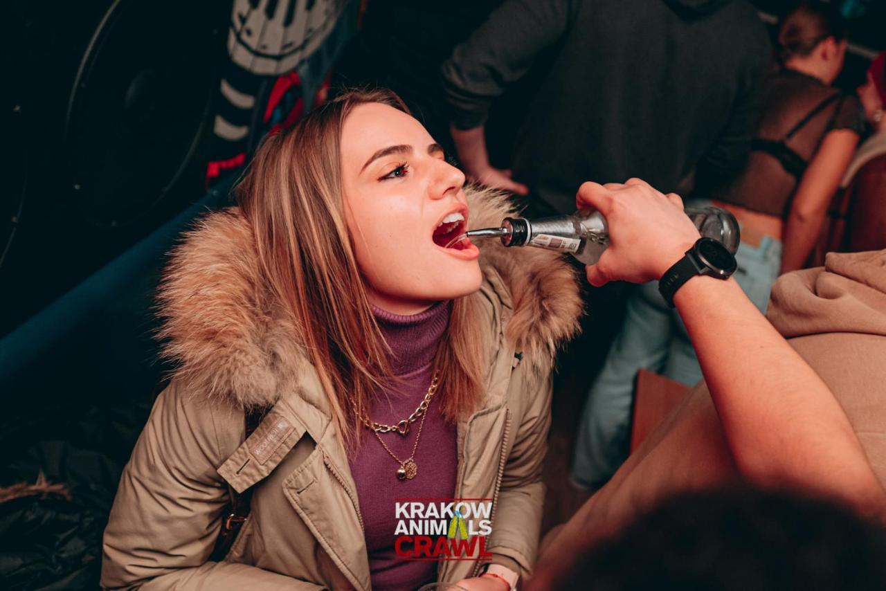 Let'S Rock Party Hostel! Age Limit From 18 Until 40! Cracóvia Exterior foto